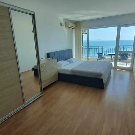 Seaview Апартаменты *